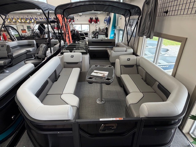Princecraft Boats  2026 Princecraft Vectra 23' RL Sport Configuration (Black) Photo